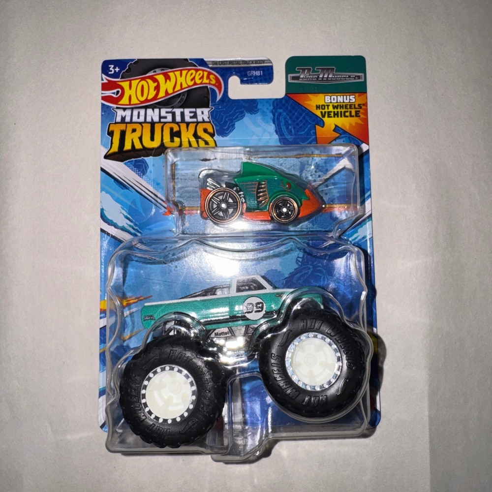 Hot Wheels Monster Trucks Pure Muscle & Piranha Terror‎ 1:64 Die-Cast Set GRH81